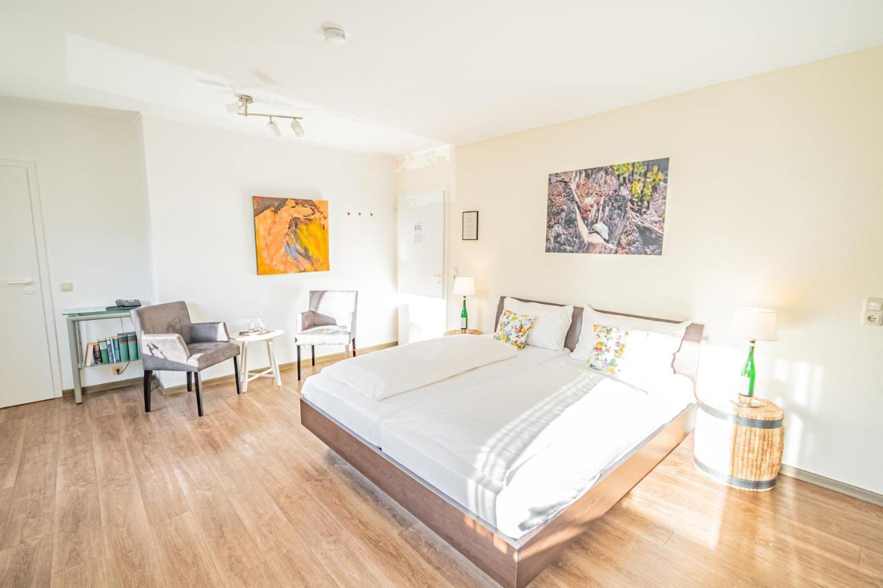 Weinhotel Ayler Kupp Buitenkant foto