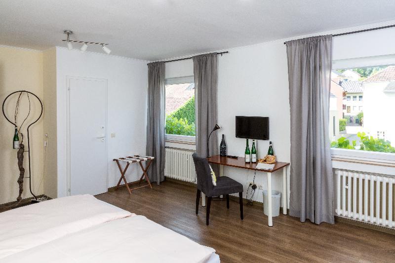 Weinhotel Ayler Kupp Buitenkant foto